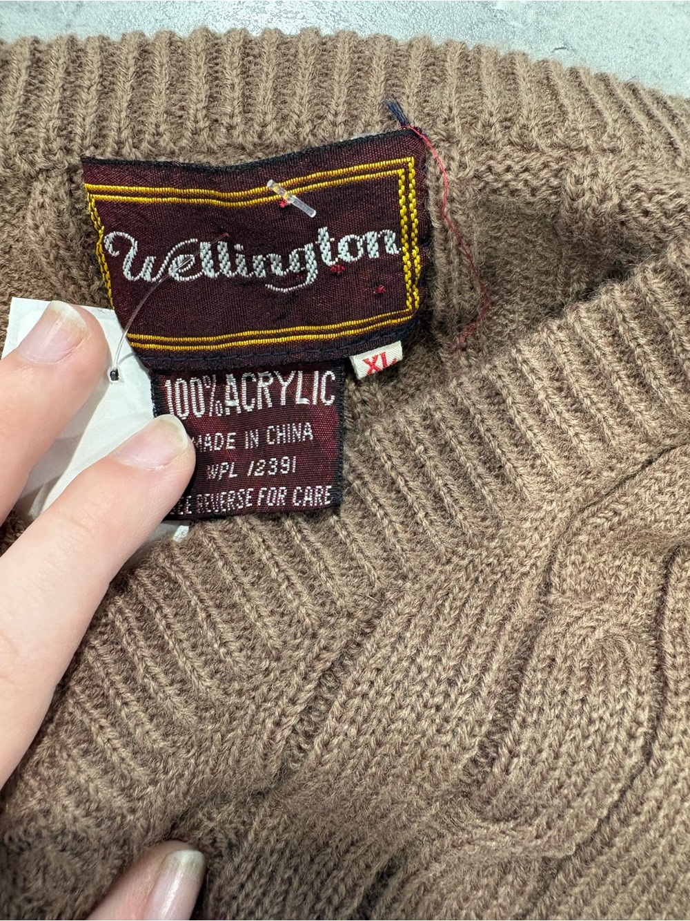 Wellington Women's Cable-Knit Crewneck Sweater - Taupe